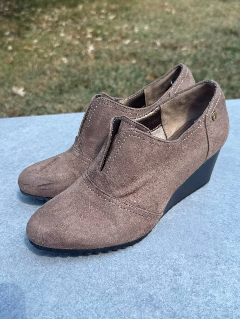 LifeStride Womens 6.5M Brown Faux Suede Wedge Booties Y2K Office Academia 4235